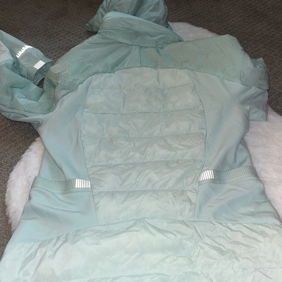 Lululemon down for it all Jacket - Picture 2 of 3